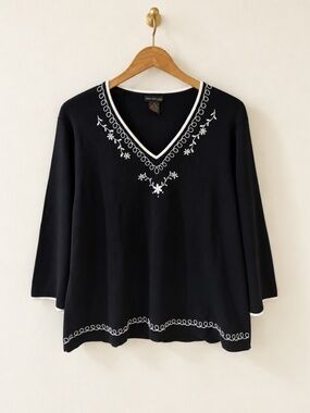 Grace Dane Lewis Woman 2X Black Embroidered V-Neck 3/4 Sleeve Knit Top